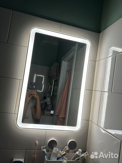 Зеркало навесное с подсветкой