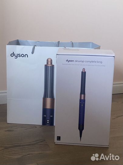 Коробка и пакет от стайлера Дайсон