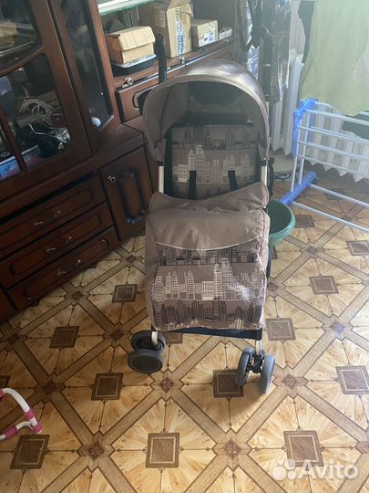 Прогулочная коляска