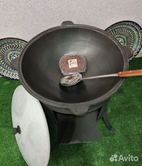 Казан чугунный 22л с печкой