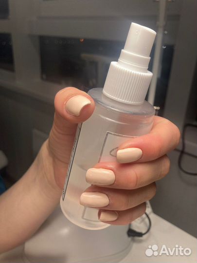 Маникюр и педикюр