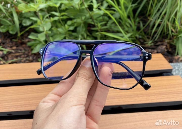 Черные ретро очки