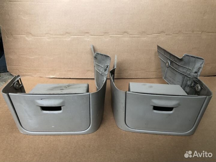 Бардачок в панель Nissan Liberty RM12 QR20