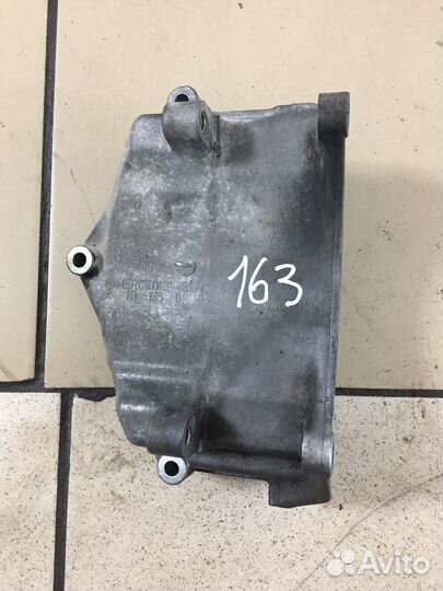 Опора кронштейн Mercedes C200 W202