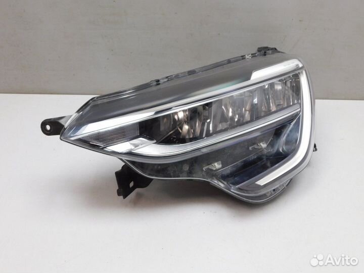 Фара левая Renault Arkana 260605885R