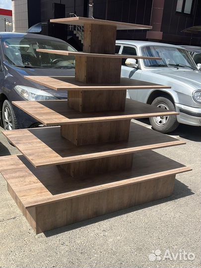 Стеллаж пирамида островной