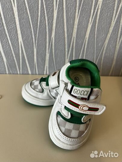 Кроссовки детские