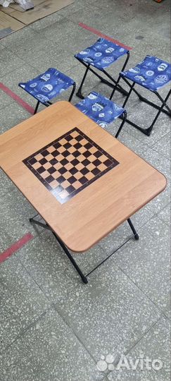 Стол и стулья для пикника