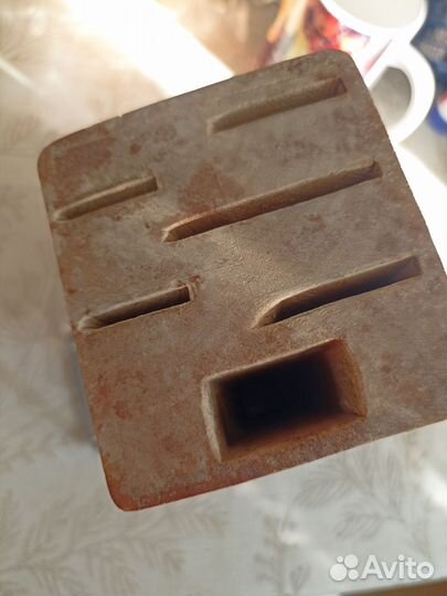 Деревянная подставка для ножей