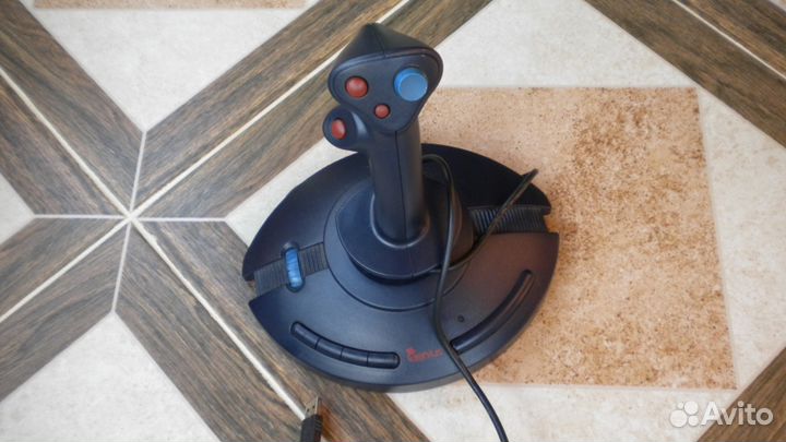 Игровой джойстик