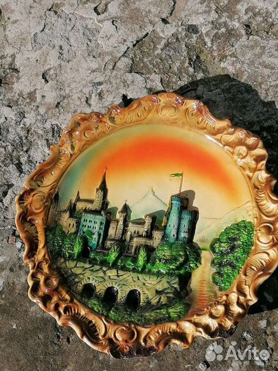 Настенная тарелка