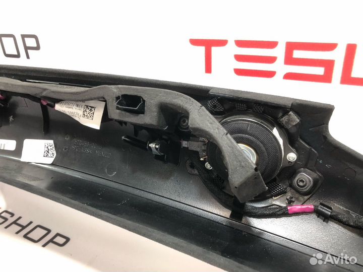Накладка стойки А Tesla Model X рест. 2022