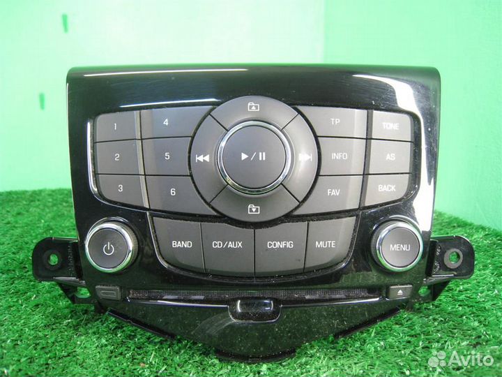 Рамка магнитолы Chevrolet Cruze J300 2011