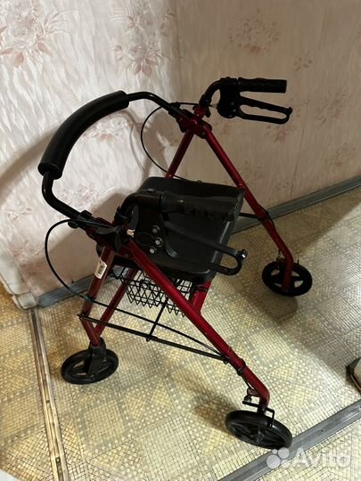 Ходунки для инвалидов на колесах