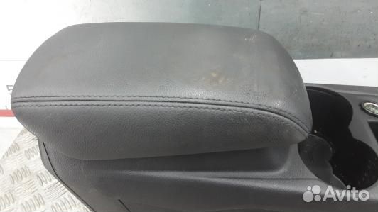 Подлокотник центральный ford focus 2 (3MB23IX01)