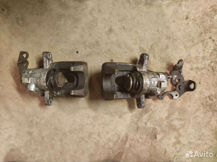 Тормозные суппорта задние Citroen C4