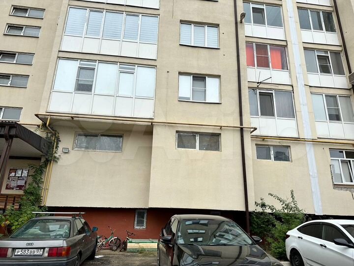 3-к. квартира, 100 м², 1/10 эт.