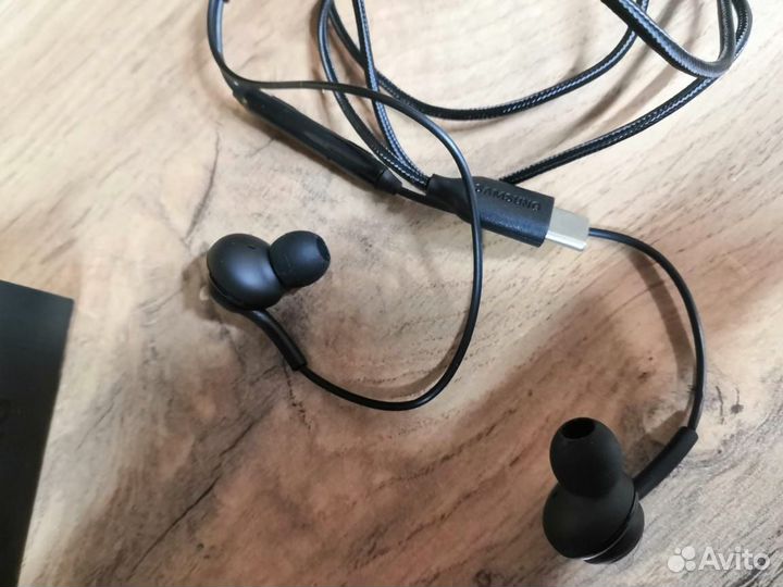 Наушники оригинальные от Samsung s20 ultra