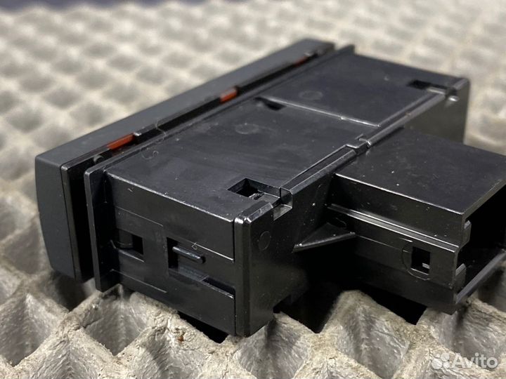 Кнопка аварийной остановки Audi A6 Allroad C6 AUK