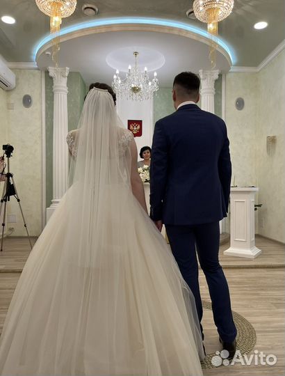 Свадебное платье