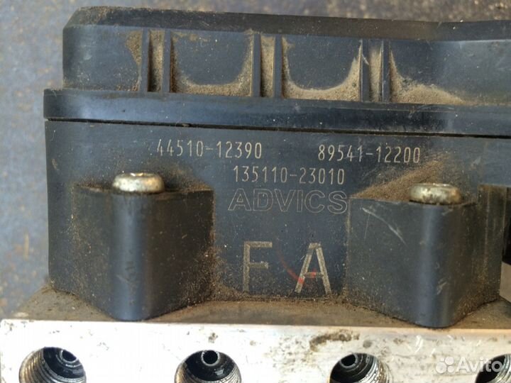 Блок ABS Toyota Corolla E150/Auris