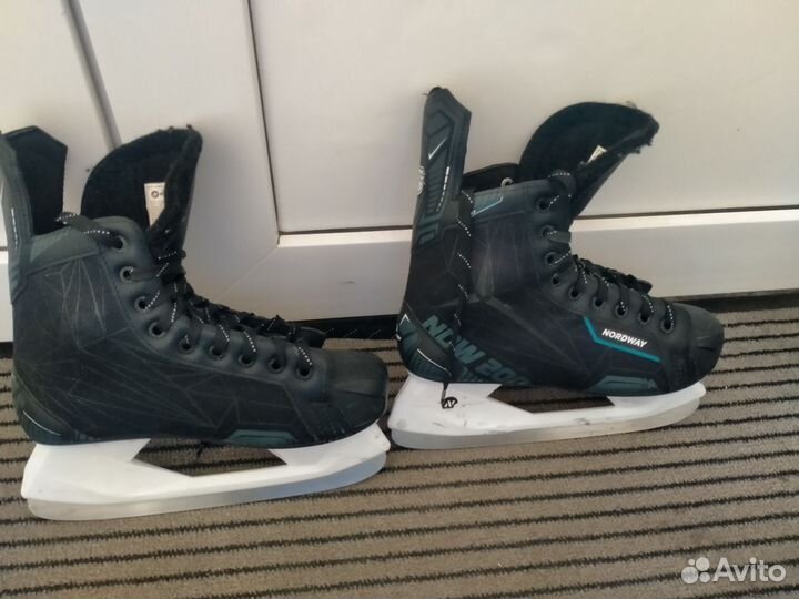 Коньки хоккейные