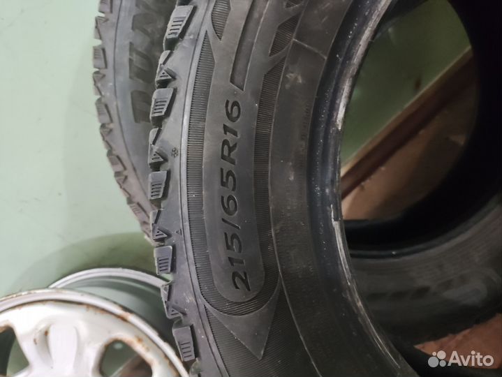 Dunlop Ice Touch 215/65 R16 98T