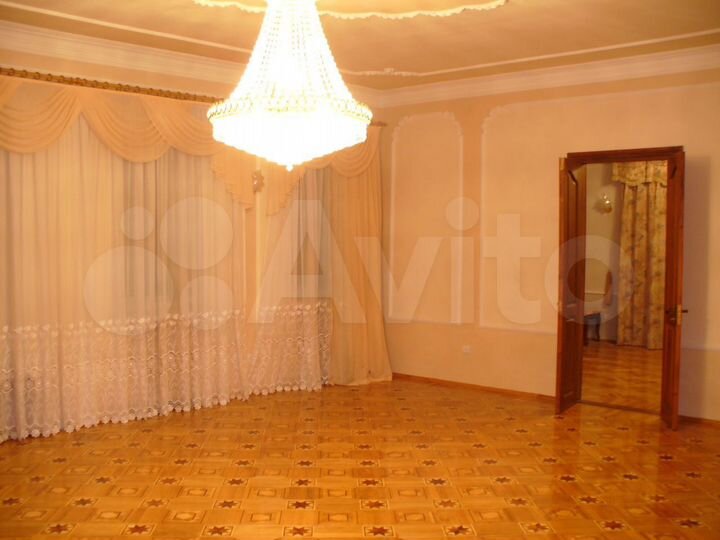 Дом 246,6 м² на участке 6,86 га