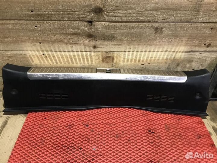 Обшивка багажника Kia Quoris