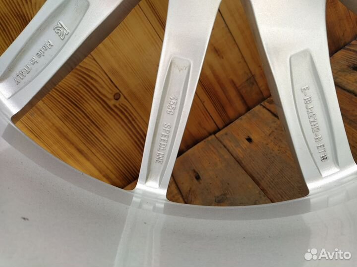 Оригинальные колеса на Audi Q8 / Q7 4M R22