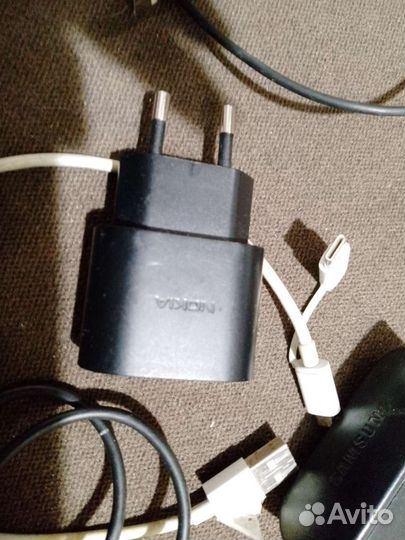 Продам два блока питания на старые телефоны