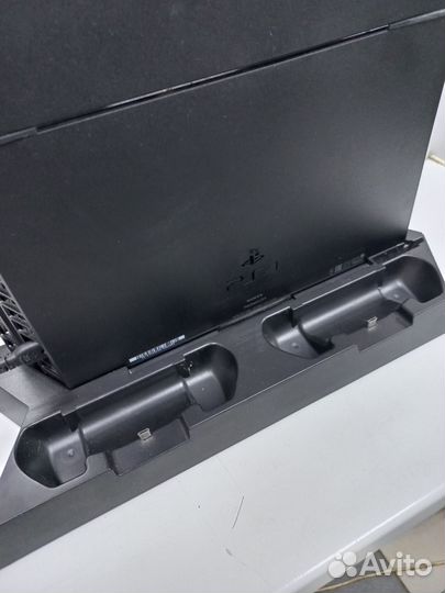 Игровая приставка Sony PS4