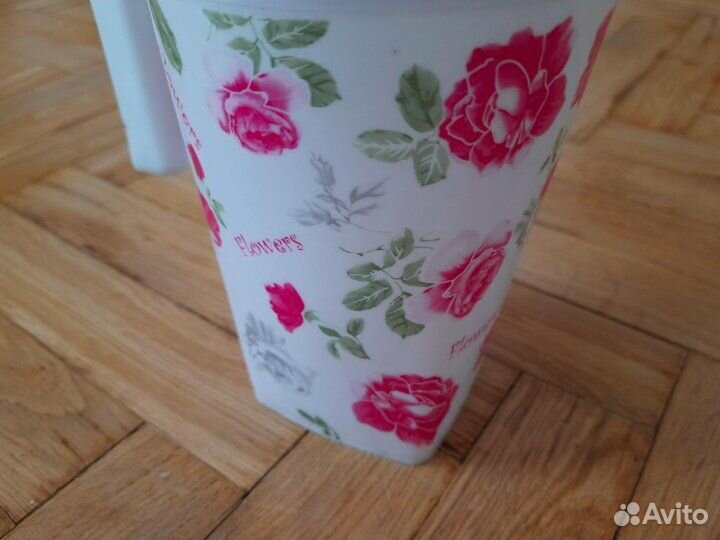 Кувшин пластиковый с цветами