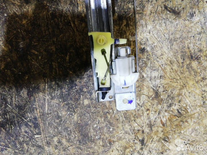 Стеклоподъемник передний правый Opel Vivaro A 2005