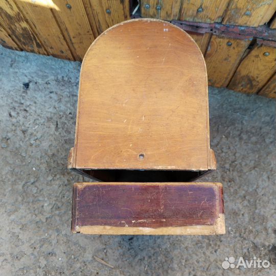 Днище и корпус швейной машинки