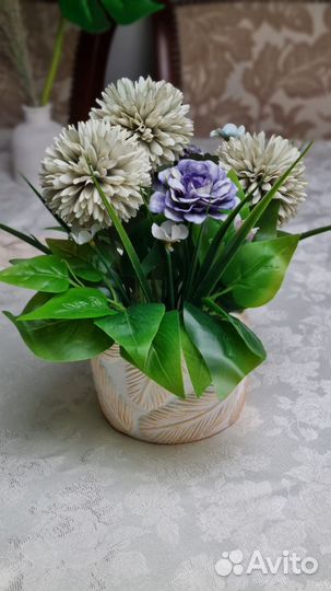 Искусственные цветы композиция