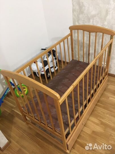Детская кроватка