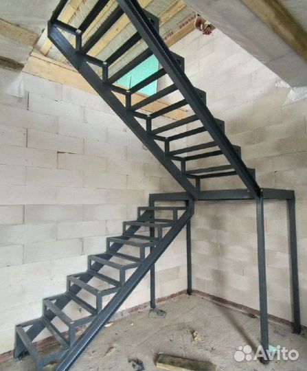 Лестница в частный дом. Металлокаркас