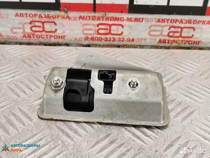 Ручка крышки багажника Volkswagen Sharan 2 2011