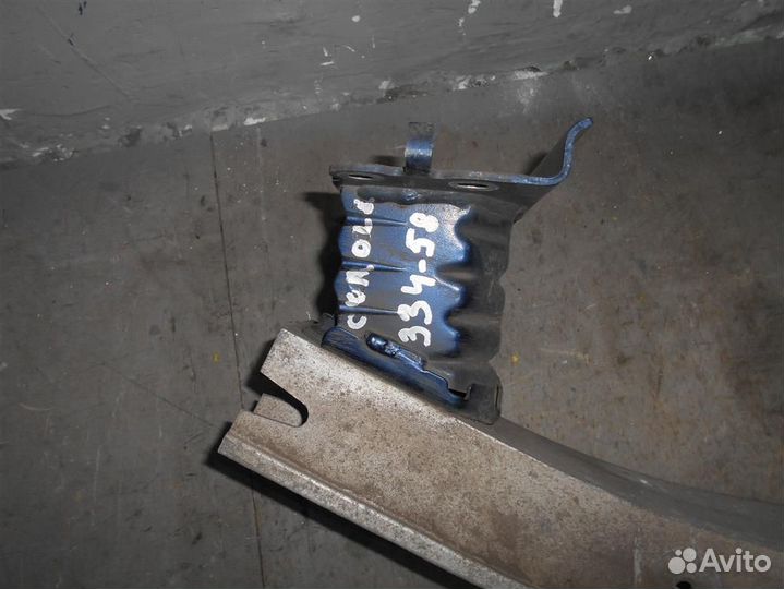 Кронштейн усилителя переднего бампера правый от T