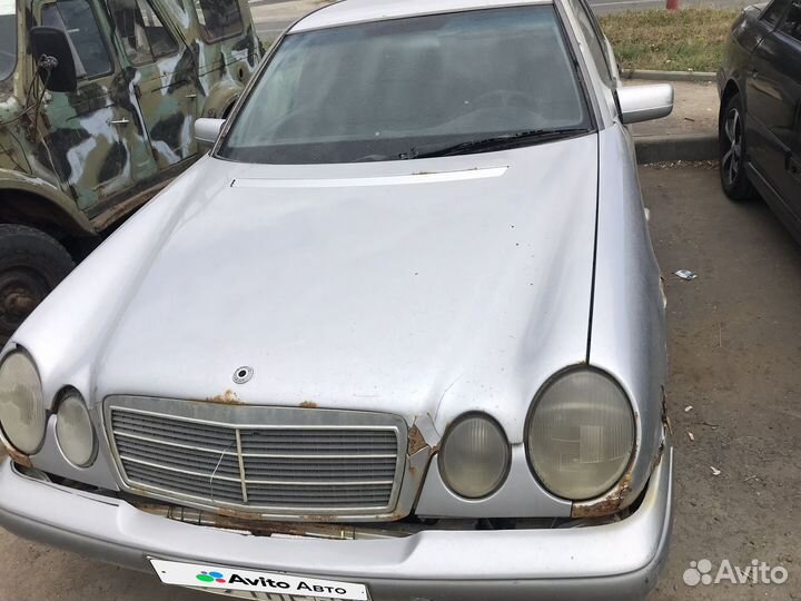 Mercedes-Benz E-класс 2.0 МТ, 1999, битый, 590 000 км