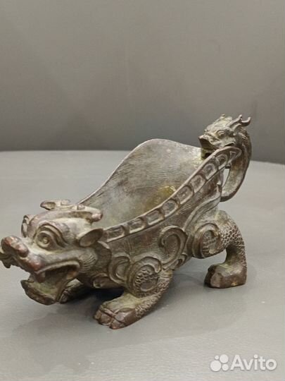 Старинная ёмкость для вина тяжёлая