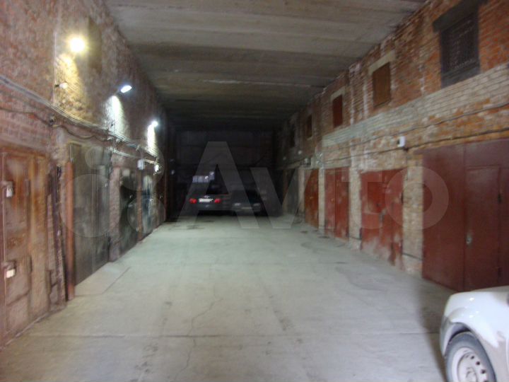 Гараж, > 30 м²