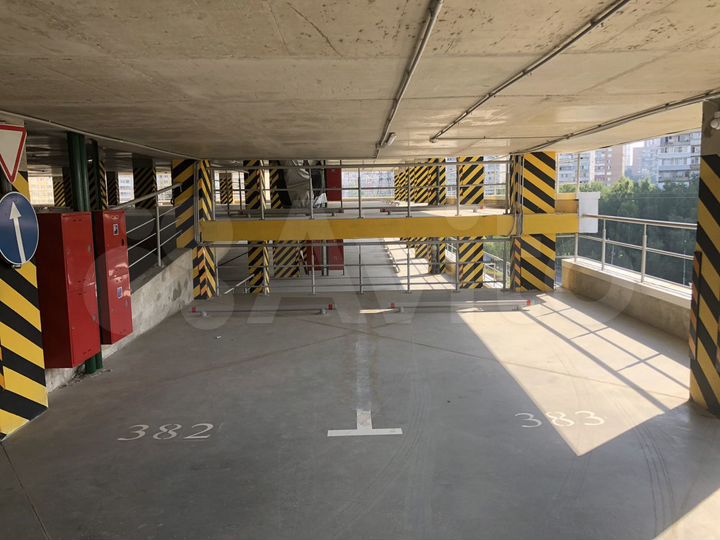 Машиноместо, 18 м²