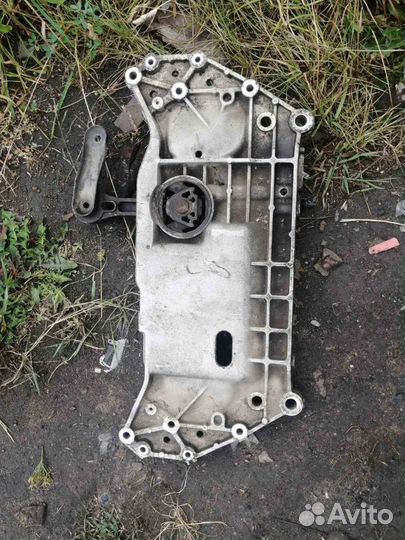 Подрамник Skoda Octavia A5