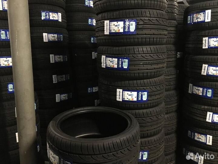 Rydanz Roadster R02 255/35 R18 94W