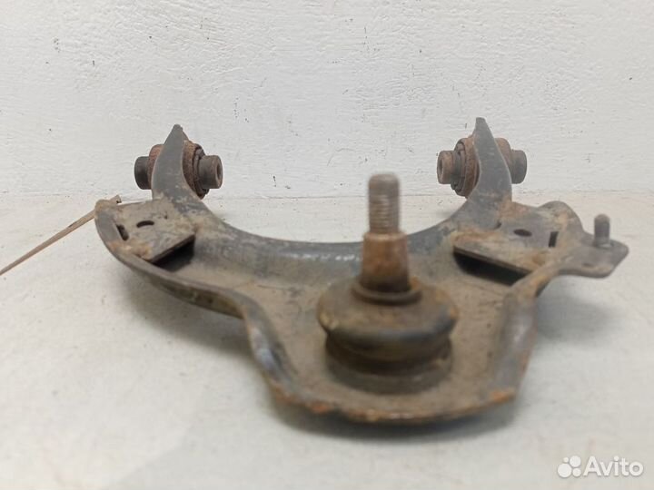 Рычаг передний правый верхний