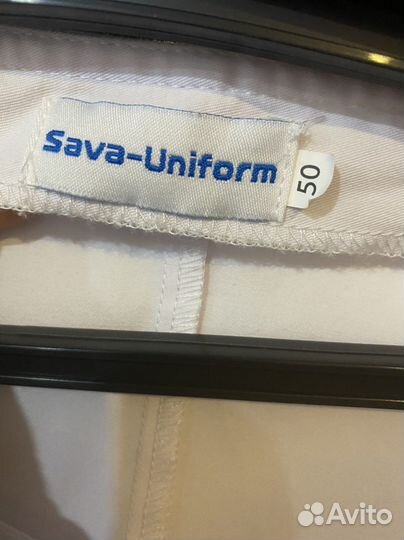 Белый медицинский халат