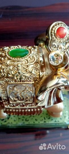 Слон золотой