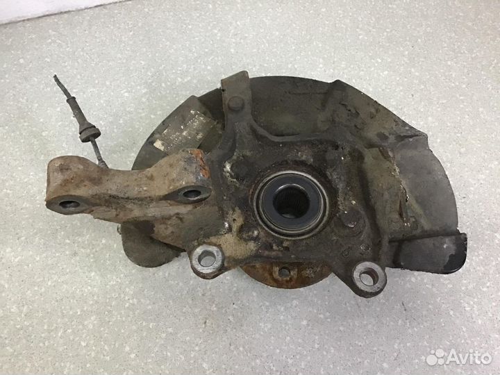 Кулак поворотный передний правый Volvo XC90 2002-2